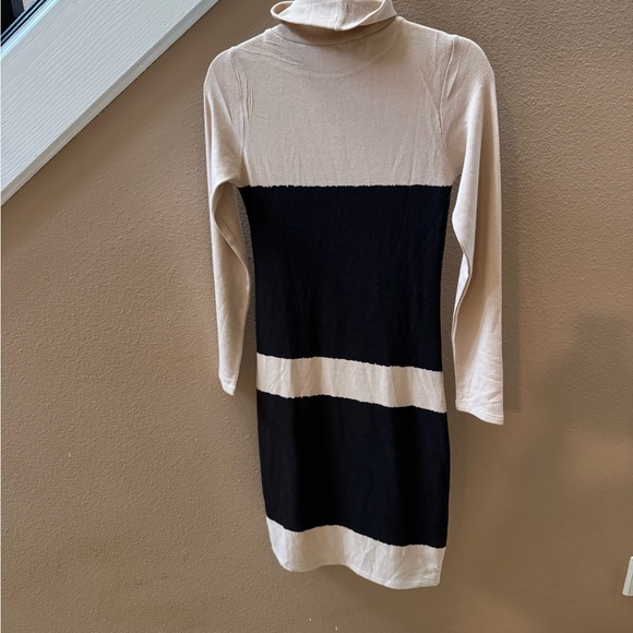 Go Couture Elegant Black and Cream Long Sleeve Dress - Picture 2 of 5